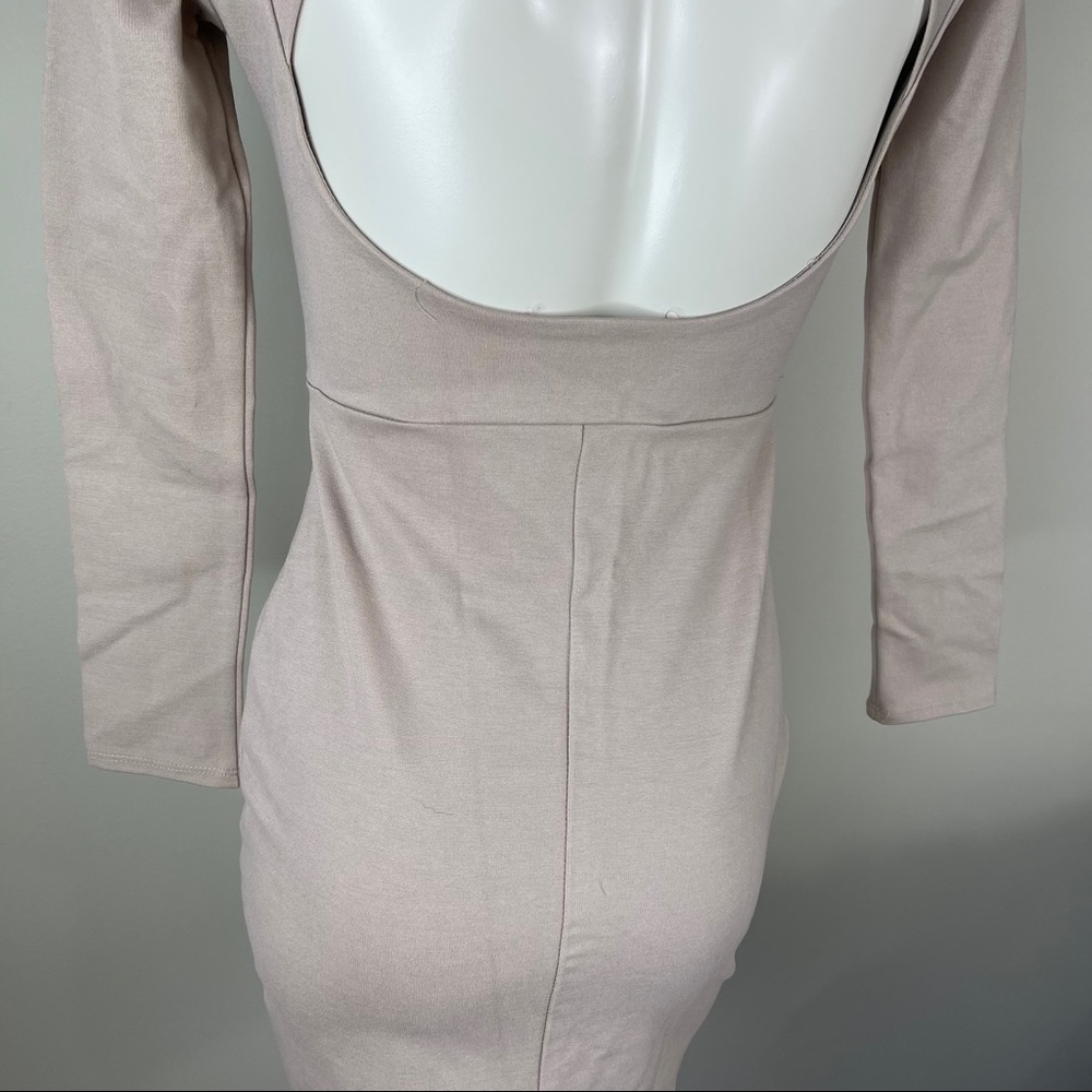 🌟🌟SOLD🌟🌟FASHION NOVA nude V-neck dress cut out shoulders S - Picture 5 of 13